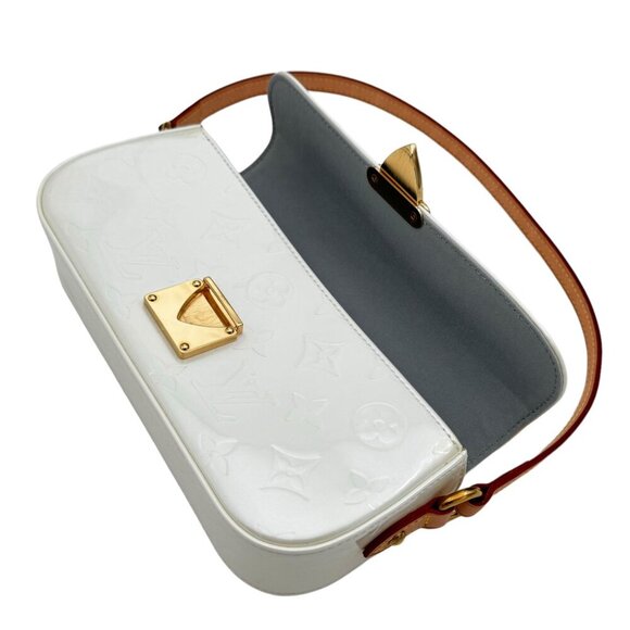 Authentic Louis Vuitton Perle Monogram Vernis Malibu Street Clutch Bag - Picture 10 of 16